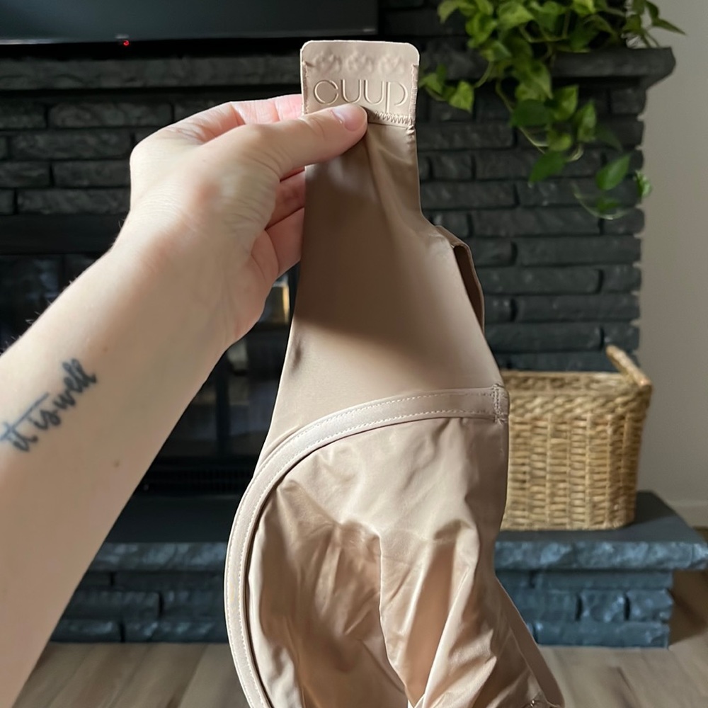UNWORN CUUP BRA - The Triangle